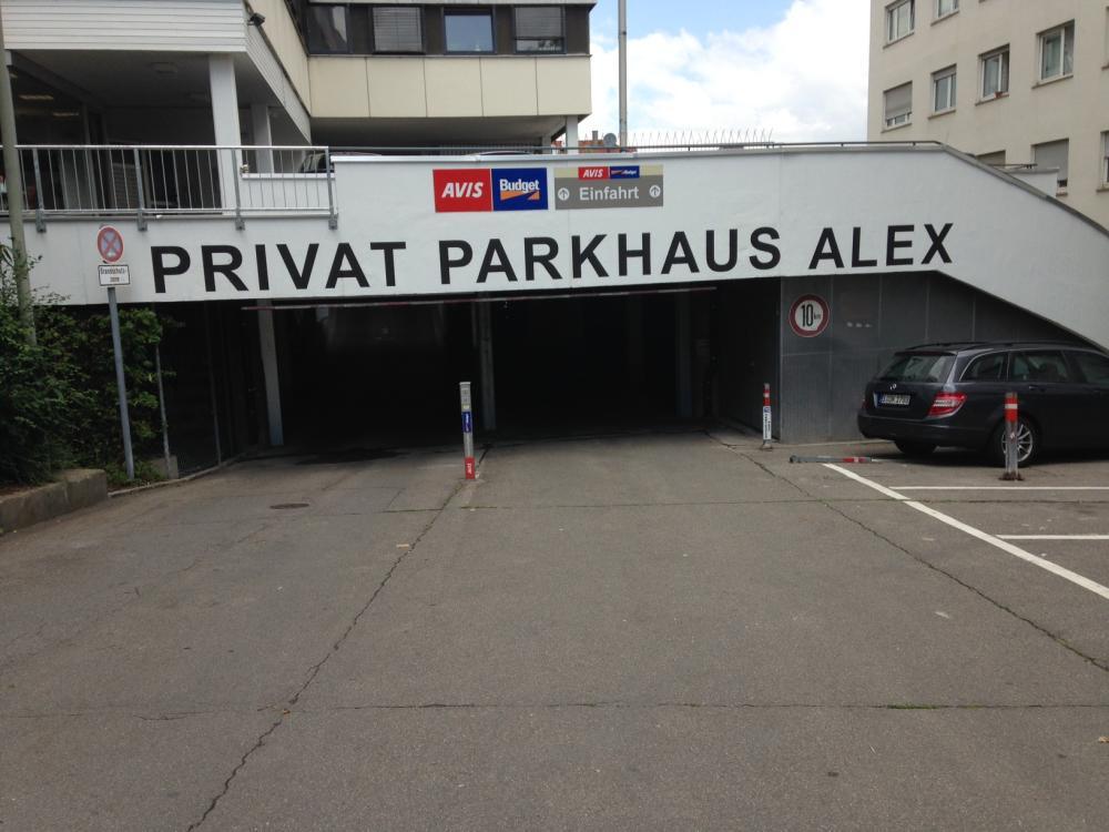 TiefgaragenStellplatz in Stuttgart Mitte Parken in