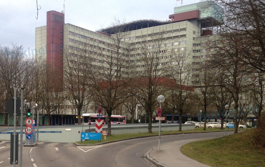 Parkhaus Zentralklinikum Augsburg Parken in Augsburg