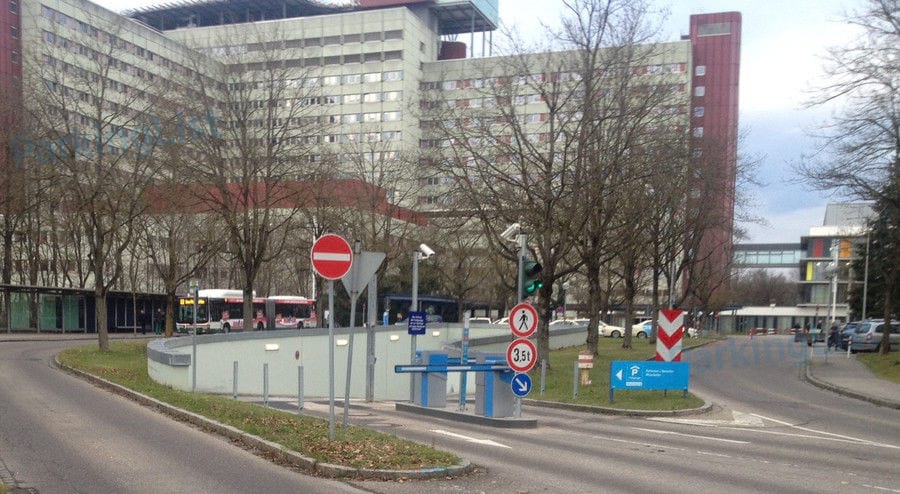 Parkhaus Zentralklinikum Augsburg Parken in Augsburg