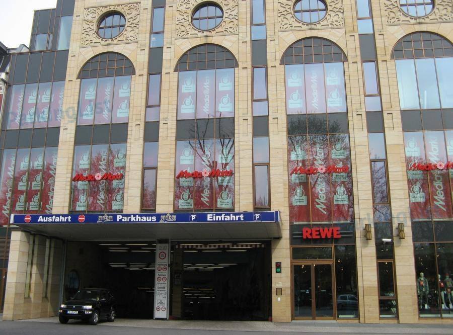 Parkhaus Das Schloss Berlin Parken In Berlin