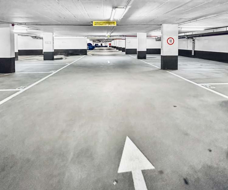 Parkplatz in Tiefgarage mit Shuttle Service zum Airport Düsseldorf