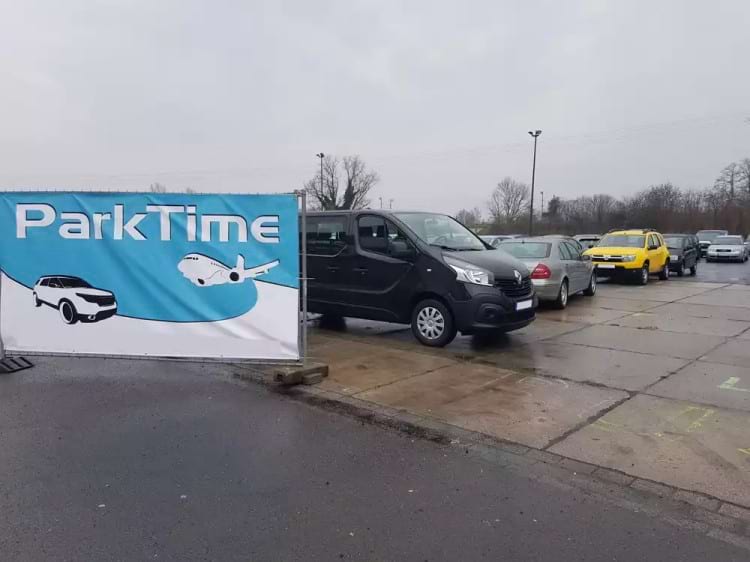 Parkplatz mit Shuttle Service zum Flughafen Köln/Bonn